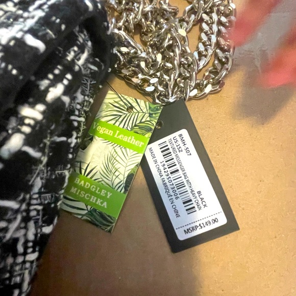 SOLD! NWT Badgley Mischka Crossbody Purse - Picture 7 of 7